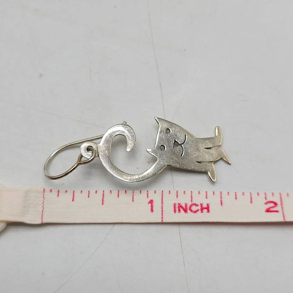 Sterling Silver Whimsical Cat Earrings 925 Mexico 2.77 Grams 1.5 Inches Long - Picture 5 of 5